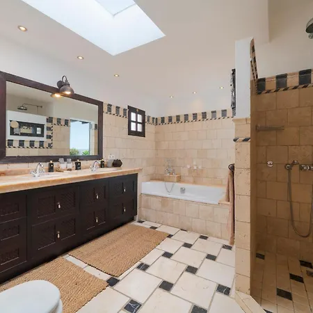 Lanzahost Luxury Paraiso ヴィラ ティアス