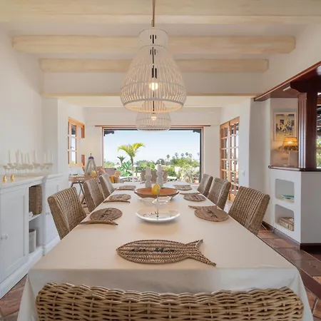 Willa Lanzahost Luxury Paraiso *