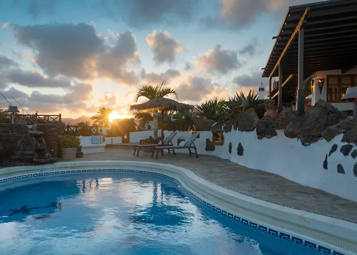 Lanzahost Luxury Paraiso Villa *