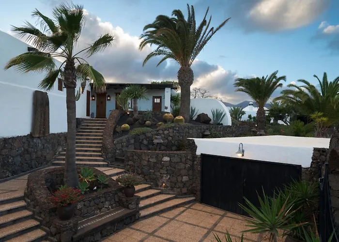 Lanzahost Luxury Paraiso Villa *